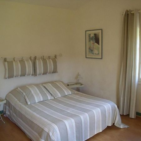 Villa Domaine De La Provenc'Ane Salernes Habitación foto